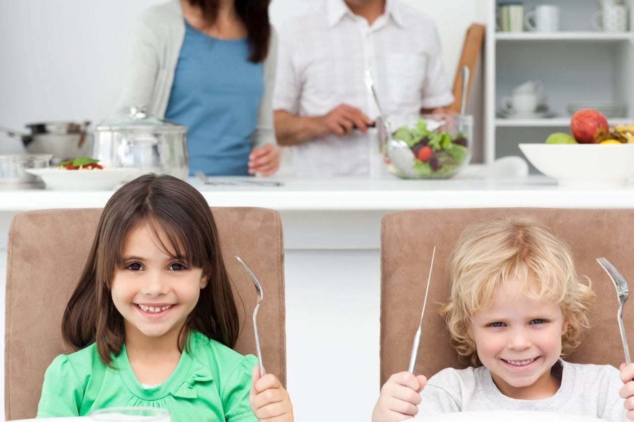 Dining with kids? It's easy when you do it the smart way.