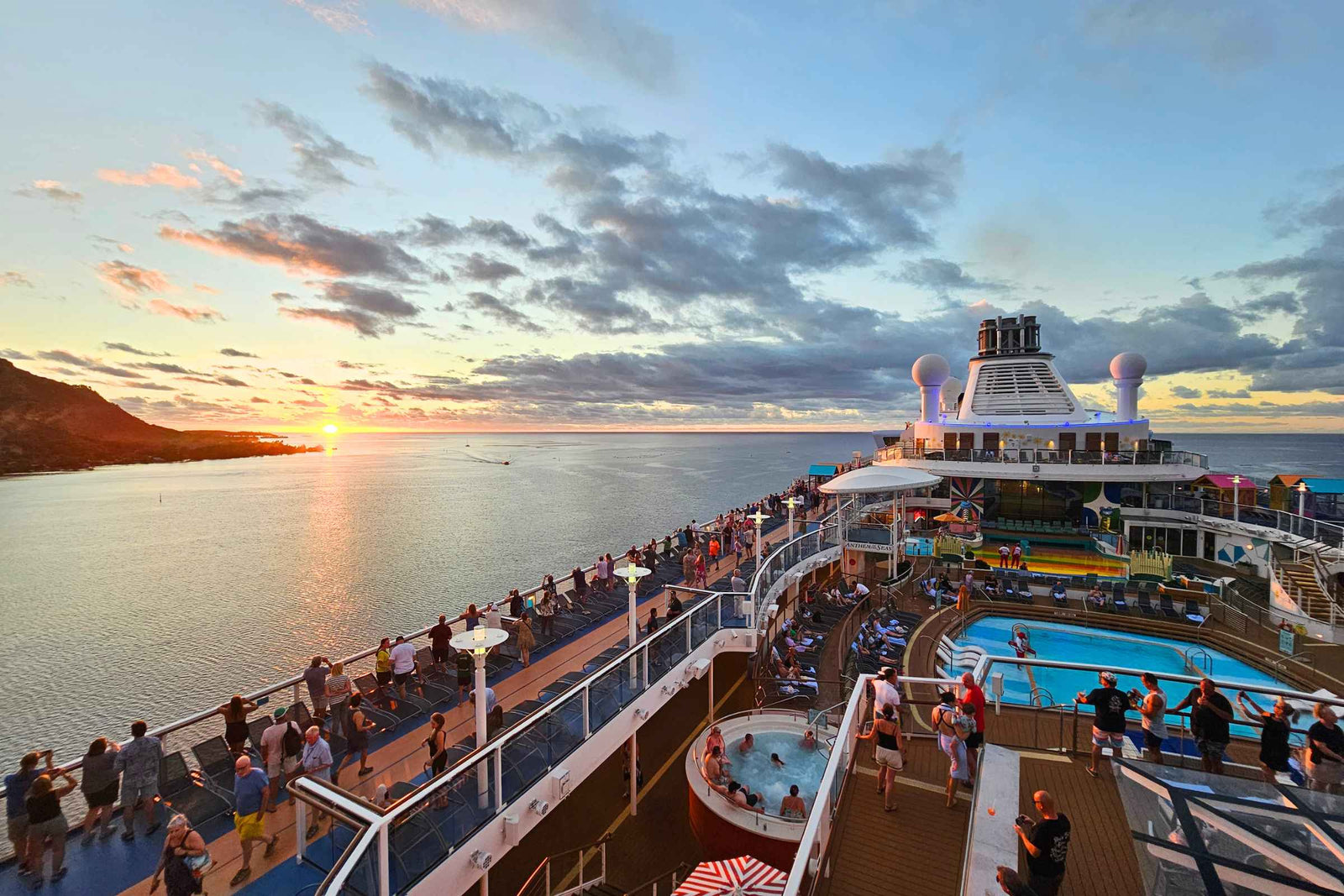 The endless Pacific Ocean viewed from a cruise ship at sunset, representing mental clarity and overcoming business burnout for entrepreneurs.