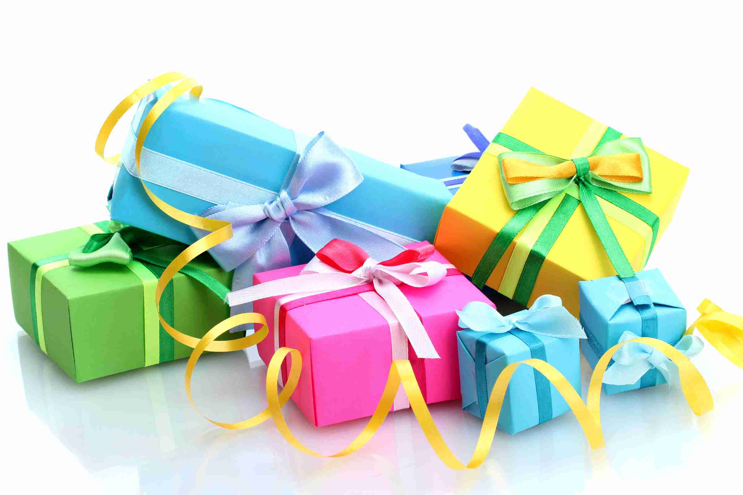 The Guide to Colourful Gifts For Christmas - Little Change Creators